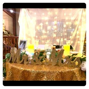 Gold Glitter Mr & Mrs wedding table sign